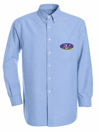 Camisa social masculina azul-clara de manga longa, com bolso
